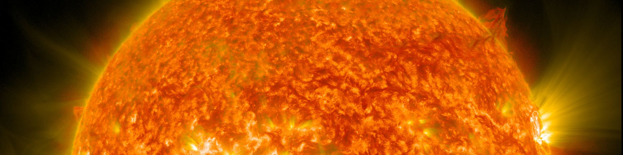 10 11 магнитные бури. Поверхность солнца. Вспышки на солнце. Солнце из космоса. Солнце фото НАСА.