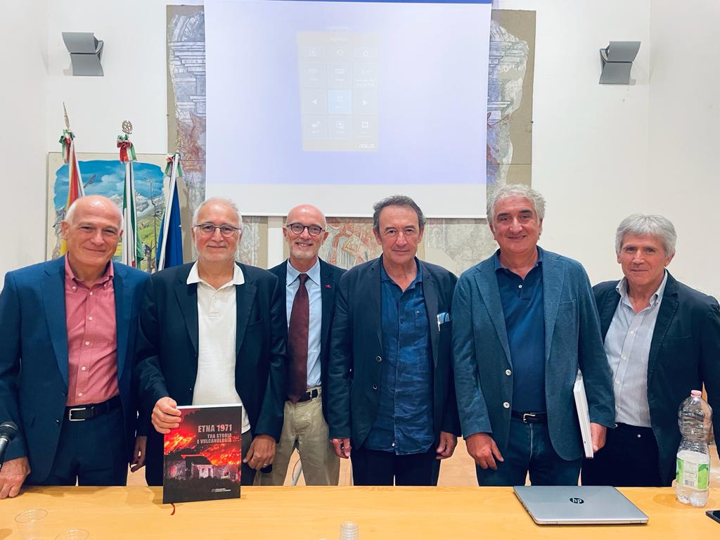 Etna 1971. Some authors of the volume from the left R. Azzaro G. Puglisi S. Branca C. Nicosia G. Riggio and S