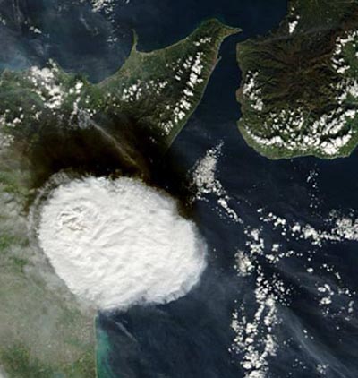 Figura3 eruption etna dec2015 modis