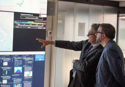 INGV | Il Sindaco dell'Aquila in visita all’Istituto